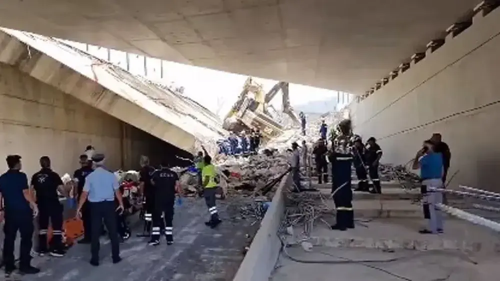 كارثة تهز اليونان: انهيار جسر يودي بحياة شخصين ويترك آخرين تحت الأنقاض
