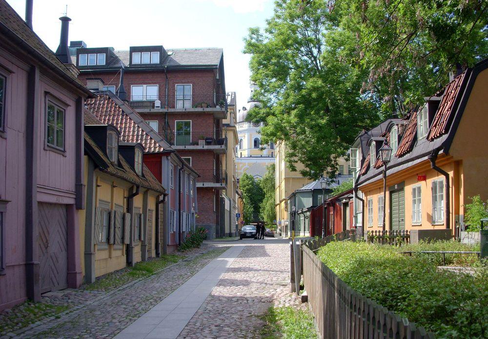 هل سيؤثر رفع سعر الفائدة على أسعار العقارات في السويد؟!
