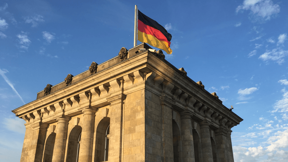 منح التأشيرات وتسهيلات للعمل: ألمانيا تتبنى قانوناً جديداً لجذب المهاجرين المؤهلين
