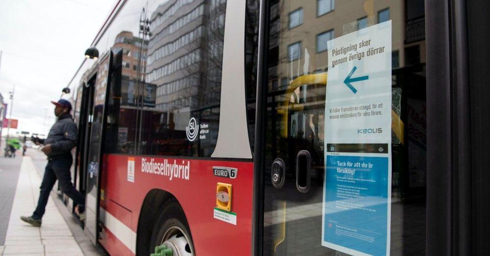 مطالب بقانون يسمح لسائقي الباصات منع صعود الركاب