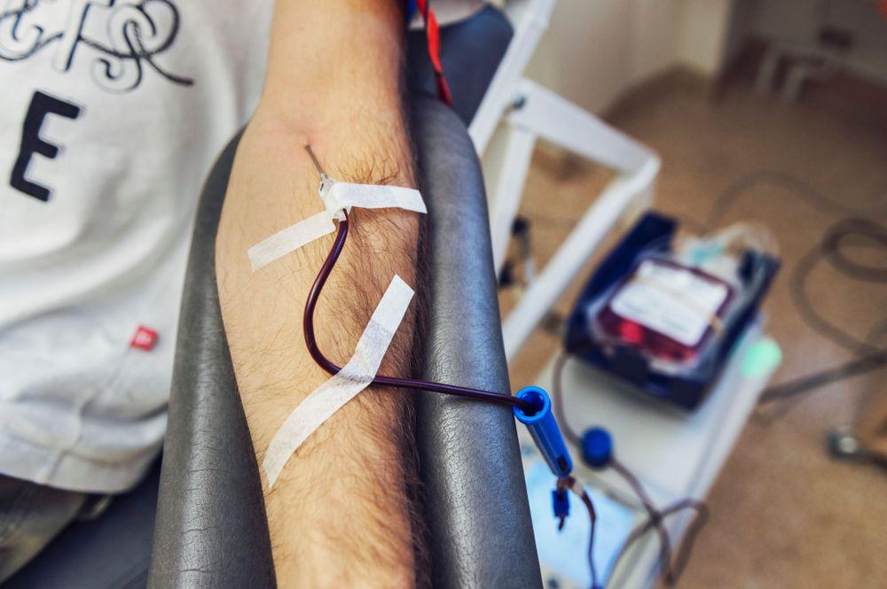 نقص الممرضين يسبب فاجعة: وفاة رجل في السويد بعد عملية نقل دم خاطئة