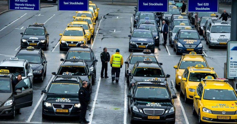 قطاع سيارات الأجرة بالسويد في خطر وانتقادات لنقص الدعم