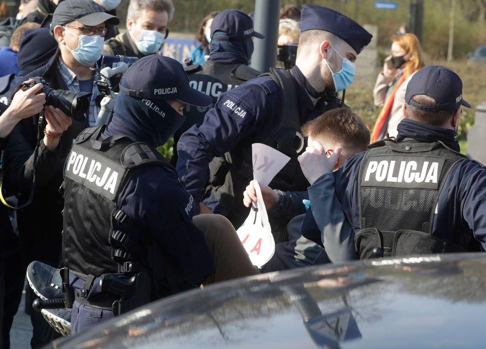 الشرطة الأوروبية تنجح في تفكيك عصابة تزوير عملات