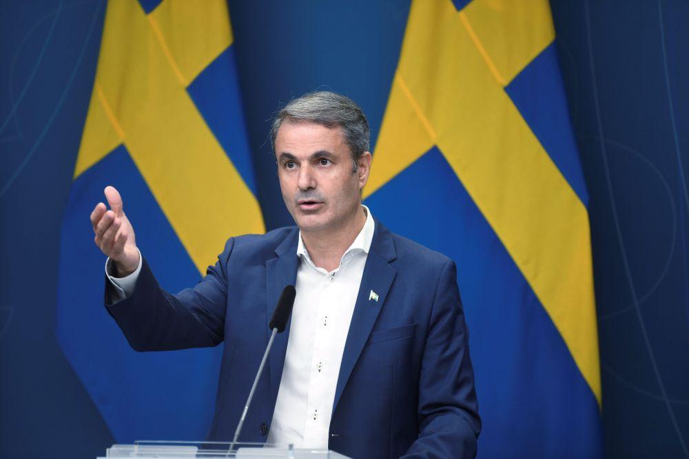 استقالة ابراهيم بايلان.. أول مهاجر يتولى منصب وزير في السويد