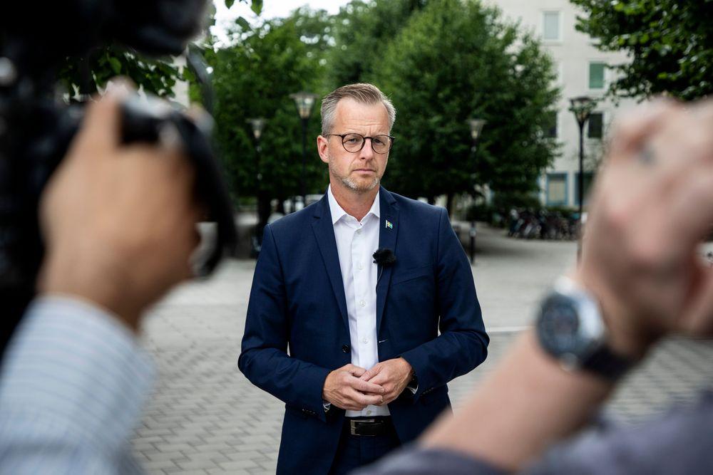 وزير داخلية السويد: مصممون على ردع عنف العصابات ولن نتراجع
