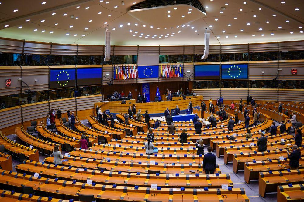 البرلمان الأوروبي يتبنى قرارا يفرض على المنصات الإلكترونية حذف المحتويات "ذات الطابع الإرهابي"


