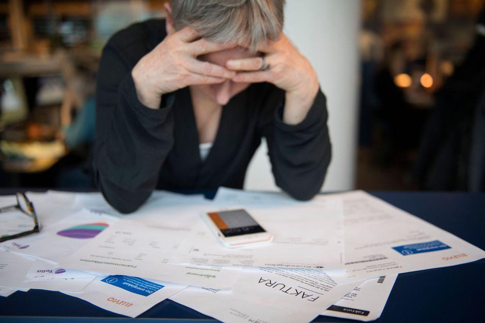 دراسة سويدية: المتخلفون عن سداد ديونهم أكثر عرضة للانتحار
