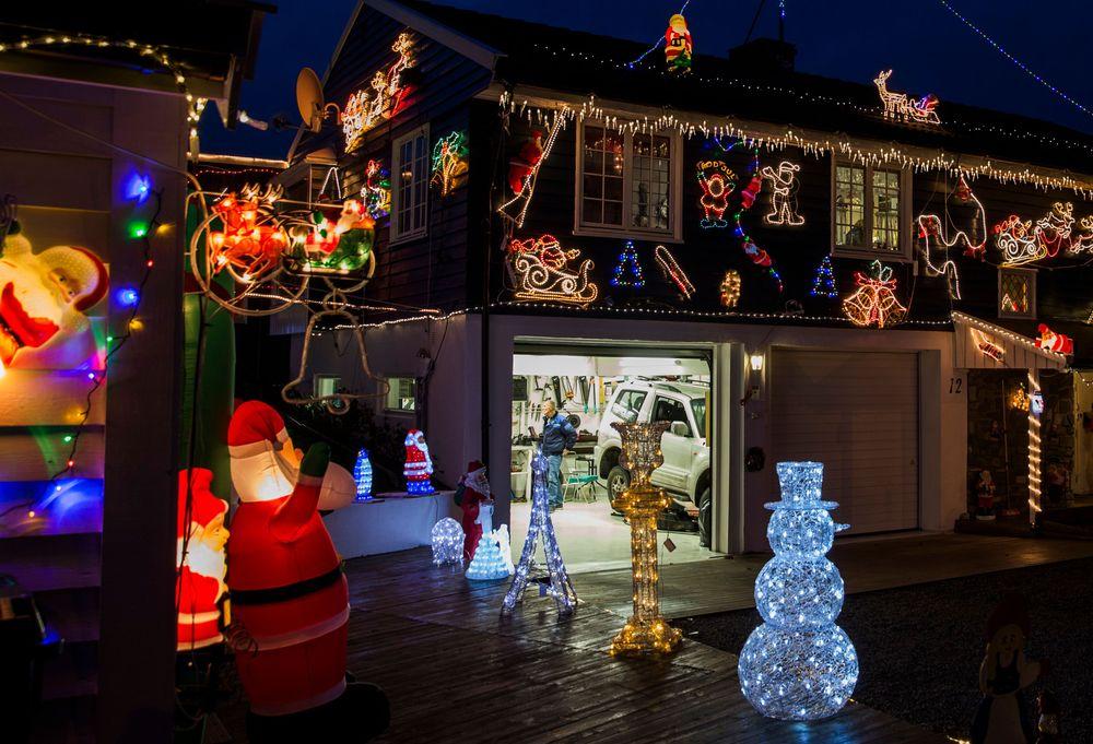 تجار السويد ينتظرون الجمعة السوداء وعيد الميلاد: هل ستتحسن الأوضاع الاقتصادية في السويد؟
