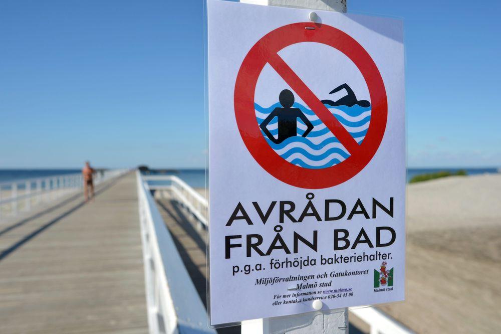 بلدية ستوكهولم تحذر من خطر السباحة في البحيرات
