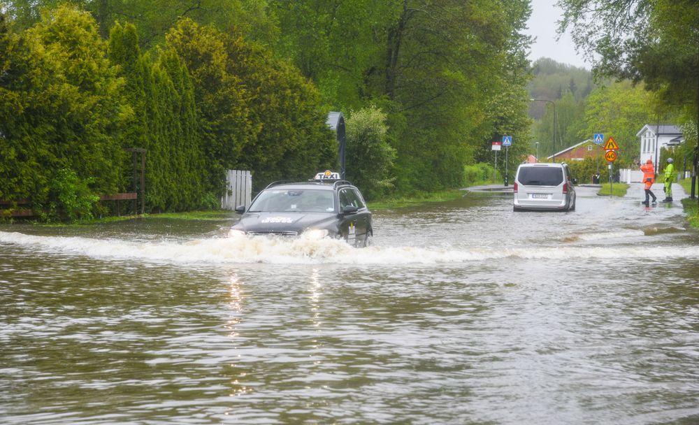 أمطار غزيرة متوقعة جنوب السويد والأرصاد تحذر من فيضانات

