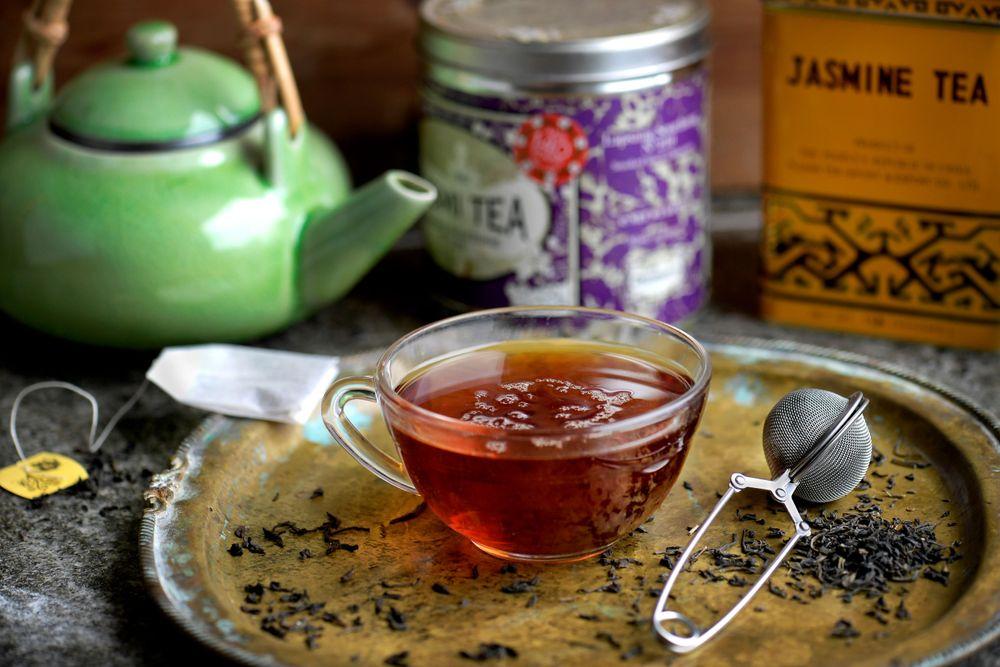 في اليوم العالمي للشاي.. العلماء يقترحون الطريقة المثلى لشربه!
