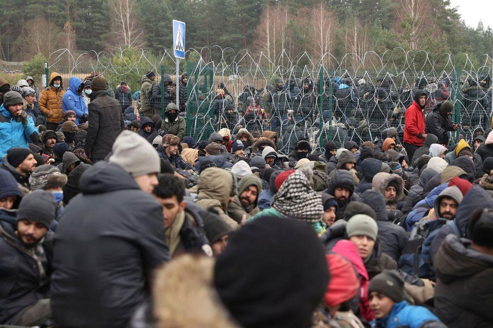 متطرفون سويديون: شكراً بولندا لإغلاق الحدود أمام اللاجئين