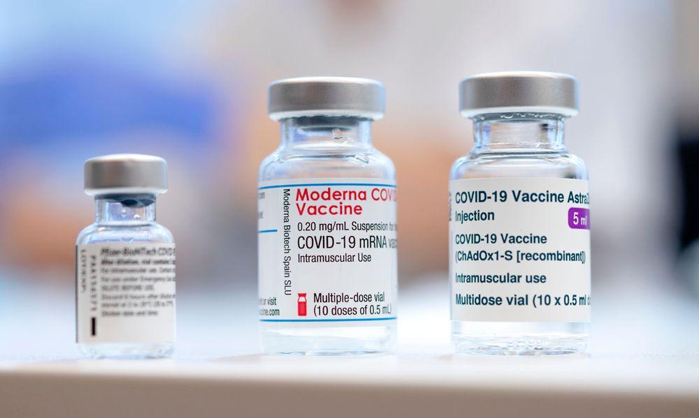 السويد توقف مؤقتاً التطعيم بلقاح موديرنا لفئة من الشباب