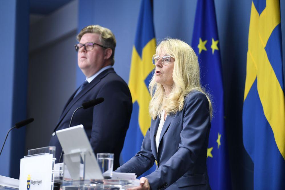 الحكومة السويدية تتصدى للإرهاب
