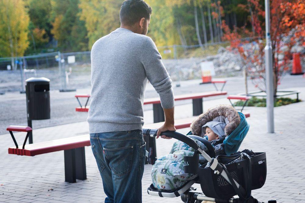 السويد تقدم دورات للآباء والأمهات بهدف تحسين العلاقات داخل الأسرة
