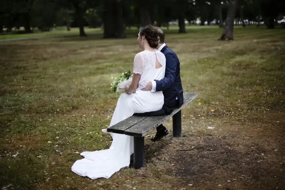 من يدفع تكاليف العرس في السويد؟