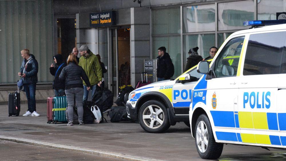 إيقاف رجل في مطار ستوكهولم بعد العثور بحوزته على مبالغ مالية كبيرة 
