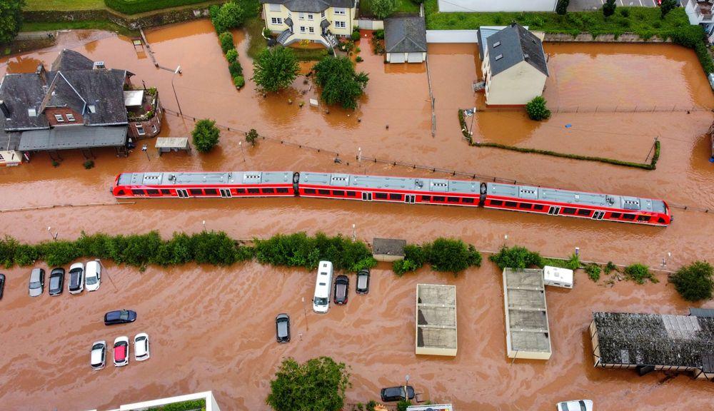 بالصور قتلى ومفقودون في ألمانيا وبلجيكا جراء الأمطار القياسية وفيضانات الأنهر

