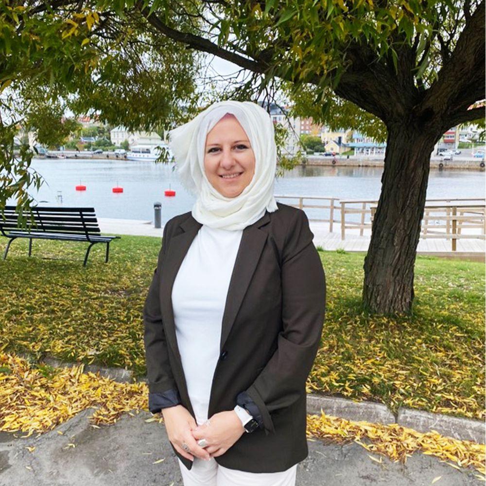 جمانة أبو حمود... قَدِمت إلى السويد منذ سبع سنوات – وتعمل الآن في الوكالة السويدية للتعاون الإنمائي الدولي
