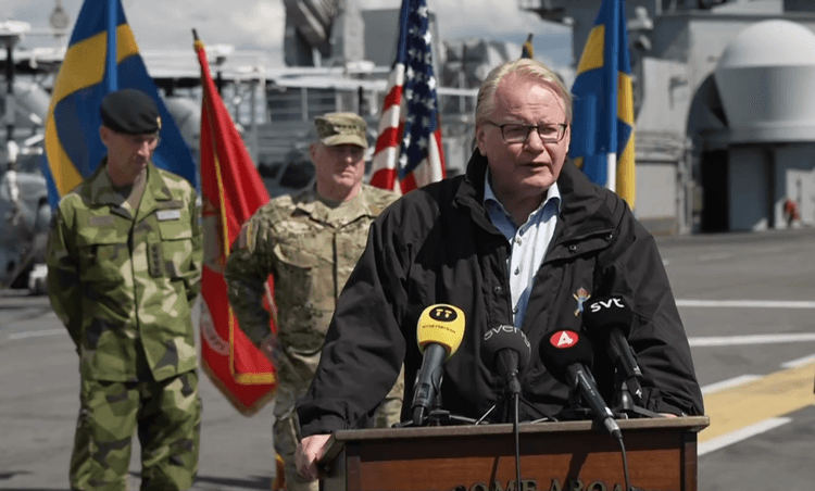 وزير الدفاع يحدّد أهداف المناورات العسكرية في السويد