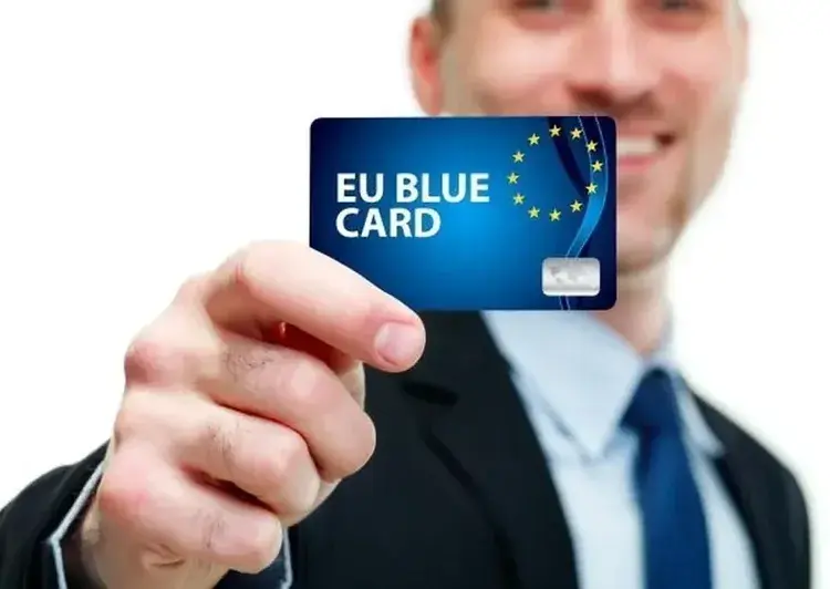 البطاقة الزرقاء الأوروبية