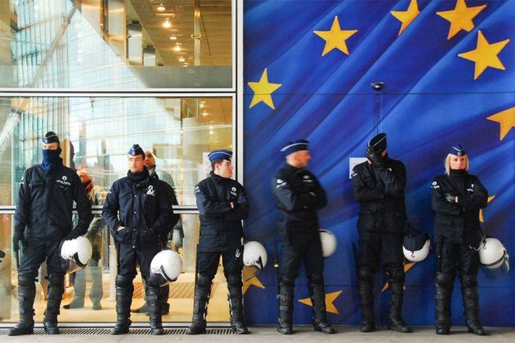 الشرطة الأوروبية تطلق عملية تستهدف "الأصول الإجرامية" الروسية 