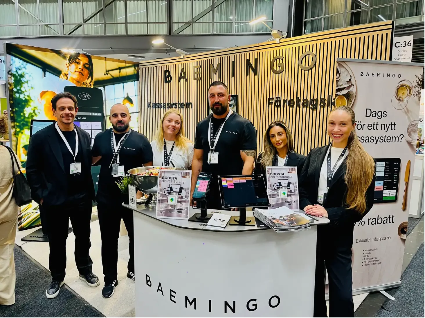 فريق Baemingo في المعرض